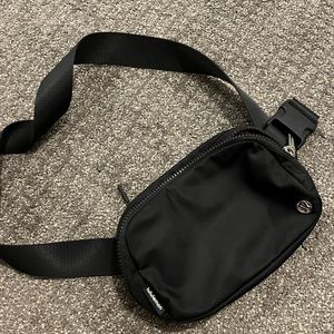 Lululemon Everywhere Belt Bag